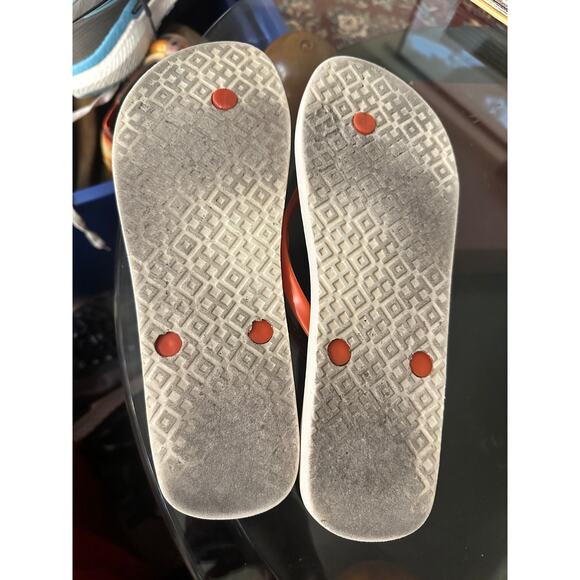 Tory Burch Graphic Logo Flip Flops – Orange & Black, Size 9 - Picture 4 of 5